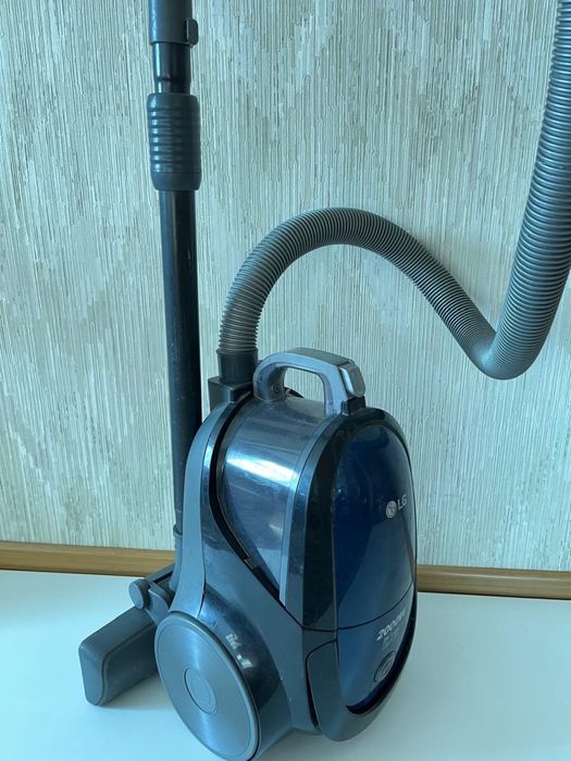 Продам пылесос LG 2000W