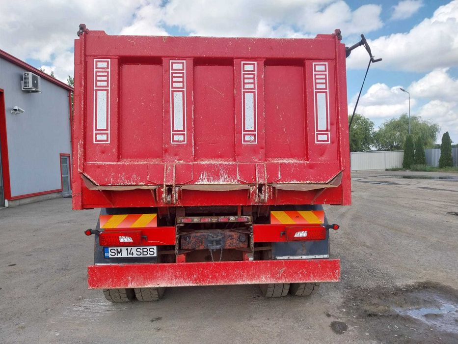 Iveco Basculantă 8x4, An 2005, 430.000 km – Stare Bună de Funcționare