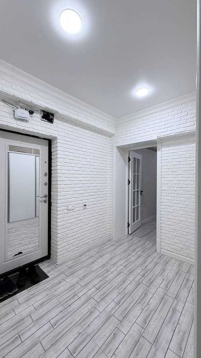 Алайский  Ц-4  2х-комнатная  2ой этаж   С Ремонтом