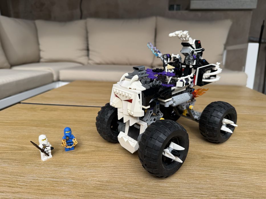 2506 LEGO Ninjago Skull Truck