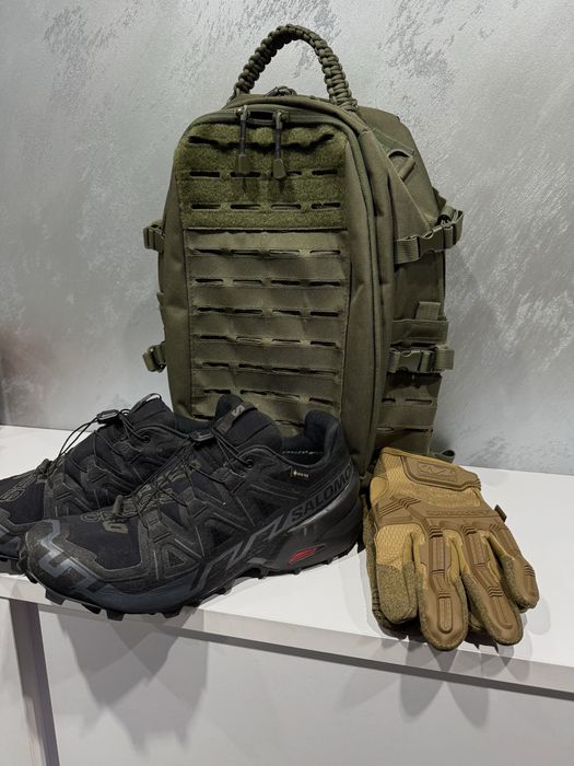 Раница Mil-tec, Обувки Salomon, Ръкавици Mechanix