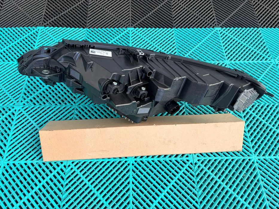 Far dreapta LED Land Rover Range Rover Evoque L551 2018+ nou complet cu calculatoare original Valeo gri fumuriu
