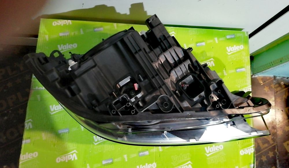 Фар Фарове за BMW Z4 E89 / БМВ З4 Е89 Dynamic-Xenon+LED LCI.