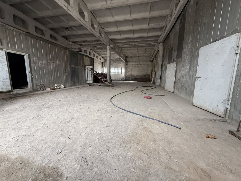 Xaladelnik  Muzlatgich jami 250 tonalik maxsulot saqlash uchun Arendag