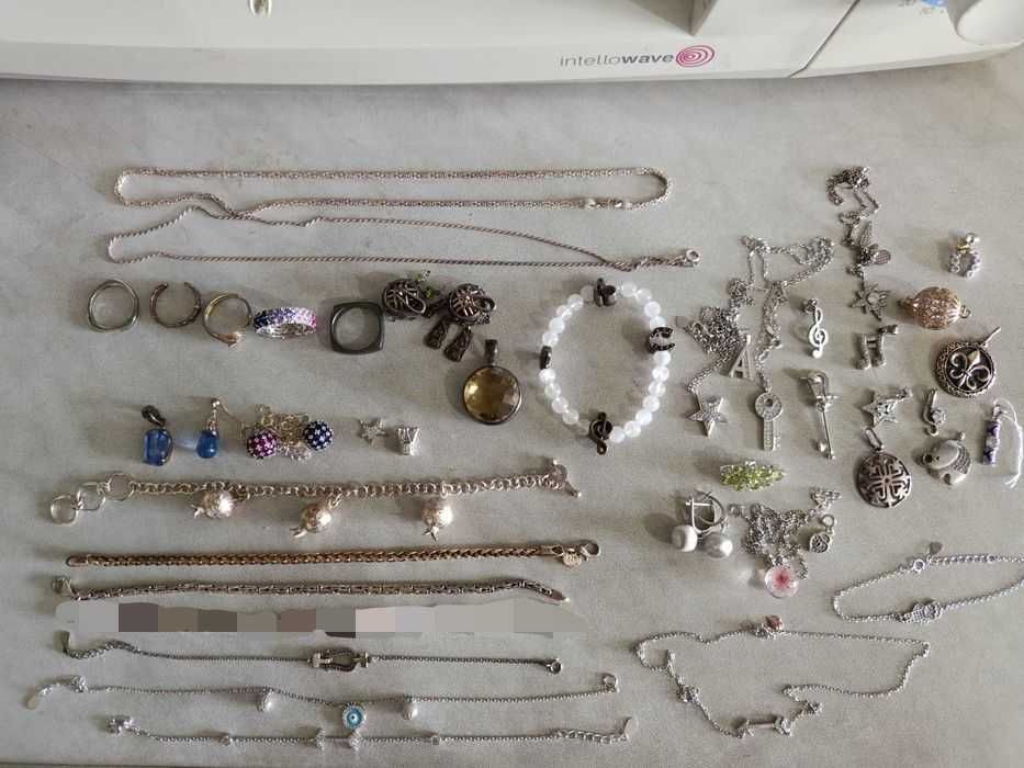 Срочно! Продам изделия из серебра 925 пробы и камней