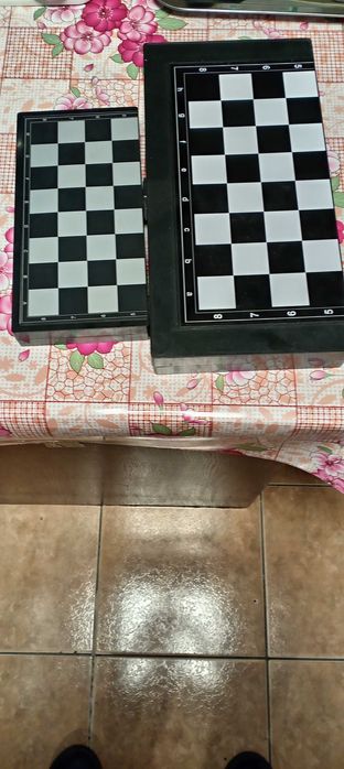 Vand table de sah,3 cutii