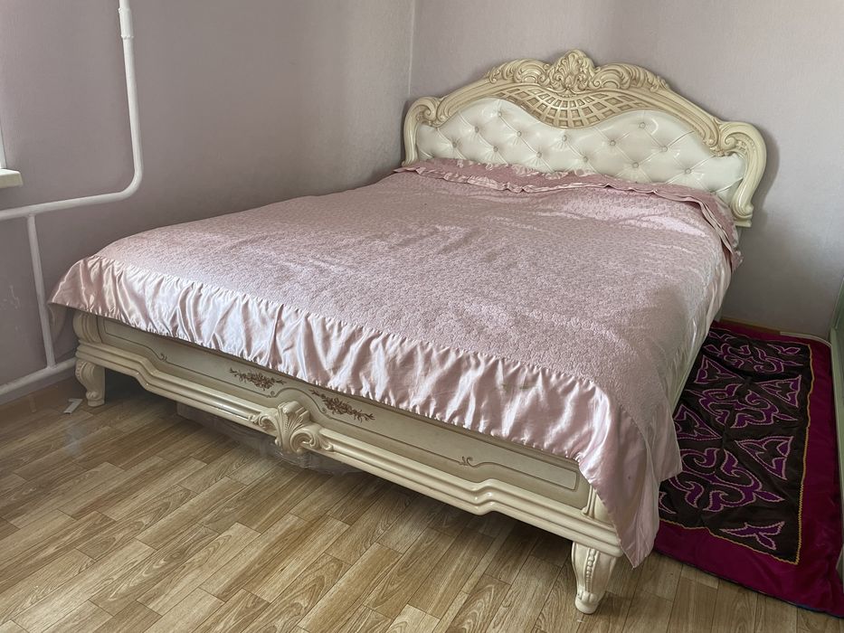 СРОЧНО ПРОДАМ Спальный гарнитур  6 дверная