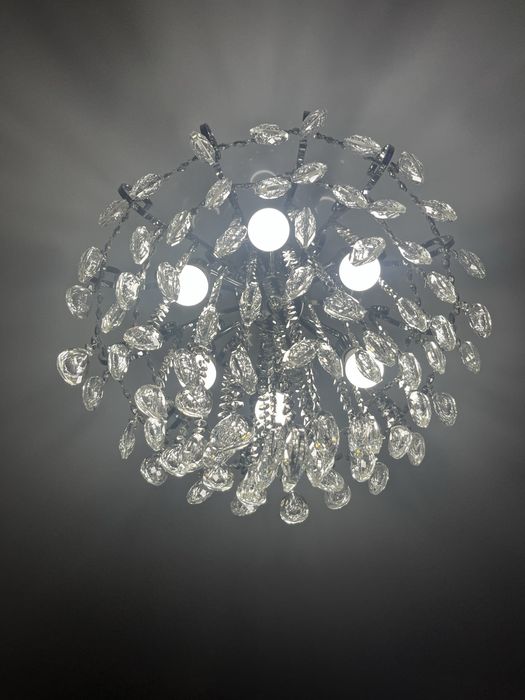 Продается люстра