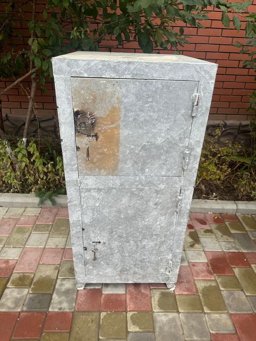 Продам сейф в хорошем состоянии