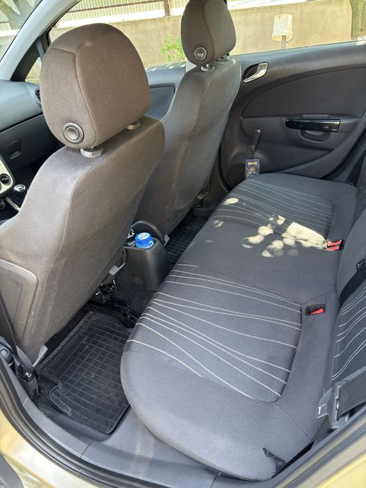 Opel Corsa D 1.2 benzină