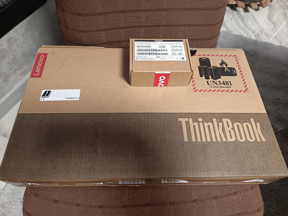 Vând laptop lenevo nou