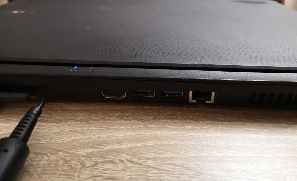 Лаптоп Acer Aspire ES1-532G