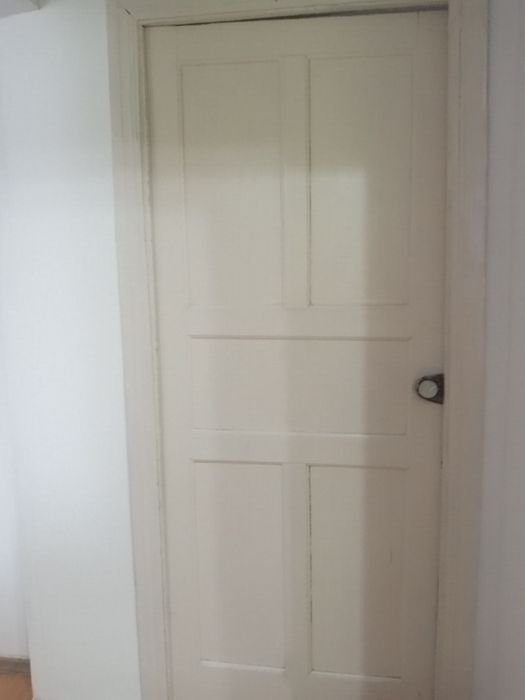 Двери деревянные б/у