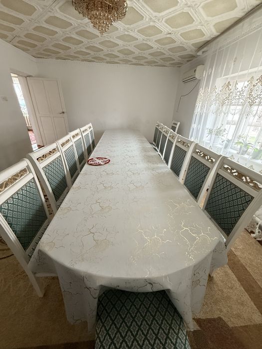 Продается гостиной стол