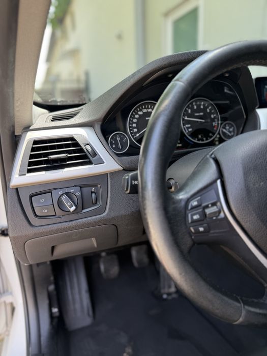 BMW Seria F30 /318i Facelift (2017)