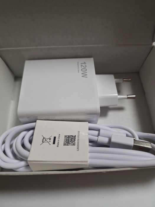 Зарядно Xiaomi 120W HyperCharge Combo.