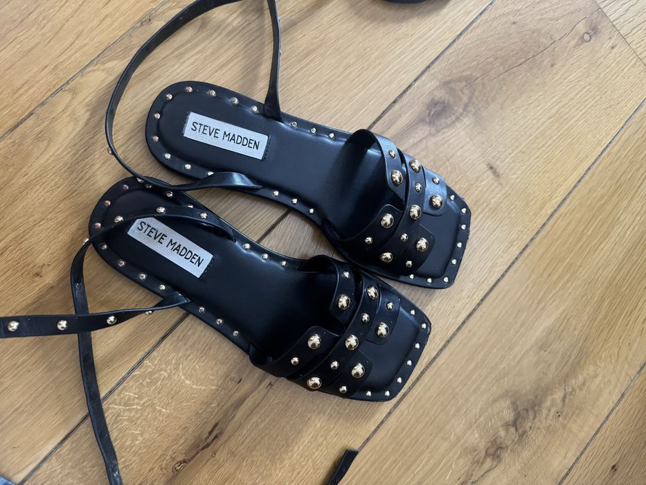 Кожени сандали на Steve Madden