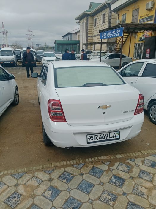 Автомобил кобалт