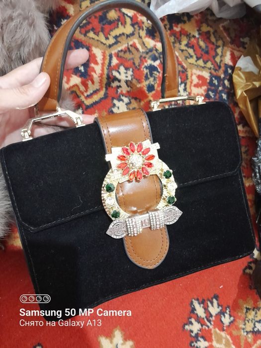 Аяқкиім, сумка бар арзанға беремин.