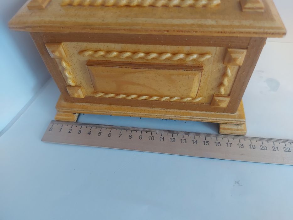 Шкатулка деревянная.