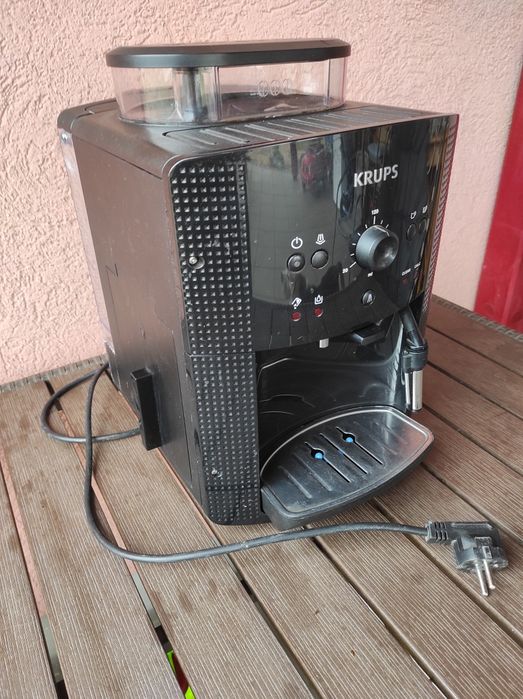 Vând Espressor automat Krups EA810B70,