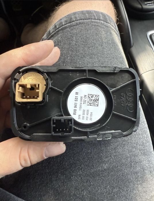 5Q0937084AF bcm grile bloc lumini clima audi a3 8v