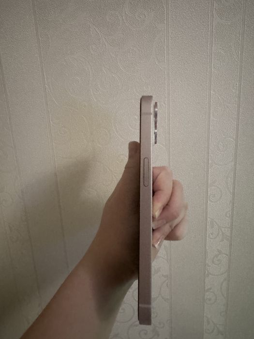 iPhone 13 128 ГБ зарядка 89%