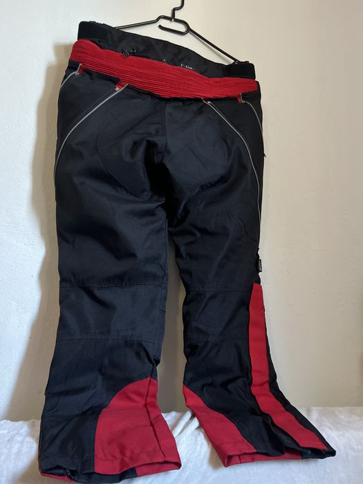 Pantaloni pentru Moto