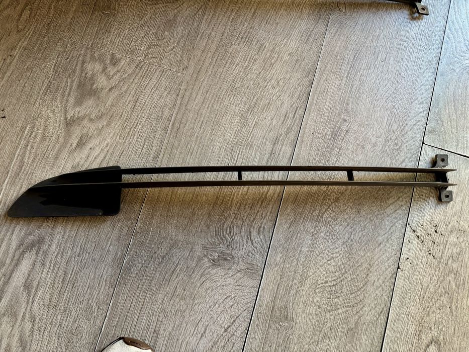 Grila in bara fata stinga si dreapta originale mercedes w123