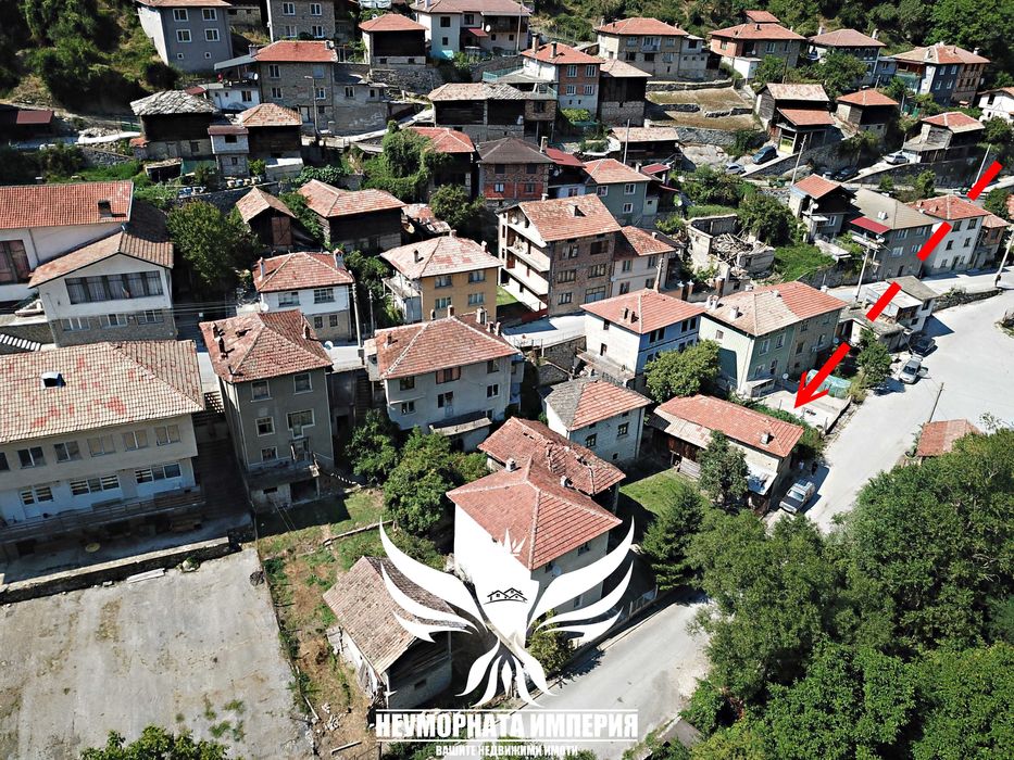 Продавам двуетажна къща 120РЗП с 152кв. двор в село Малево