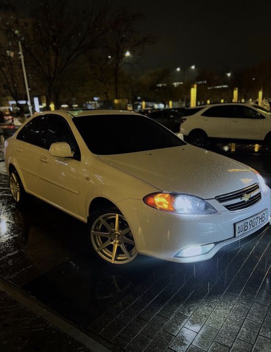 Jentra sotladi navarotbilan tayor moshina