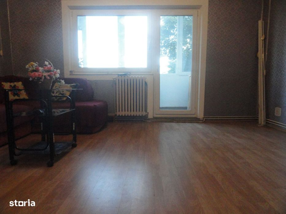 Apartament 4 camere, 2 bai. 2 balcoane, etaj 3 Micalaca - Miorita 93mp
