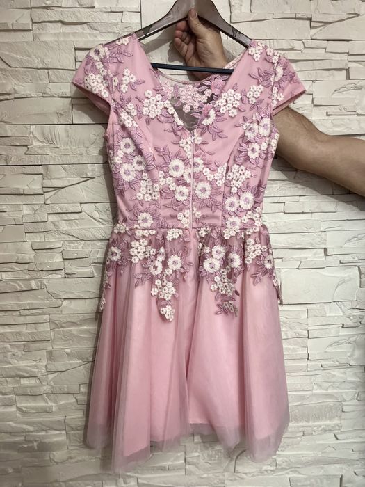 Vând rochie roz pentru ocazii/banchet!