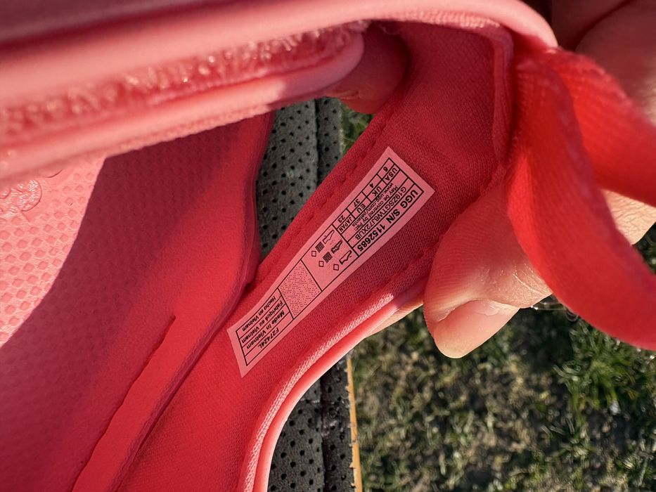 Ugg sandale, numar 37