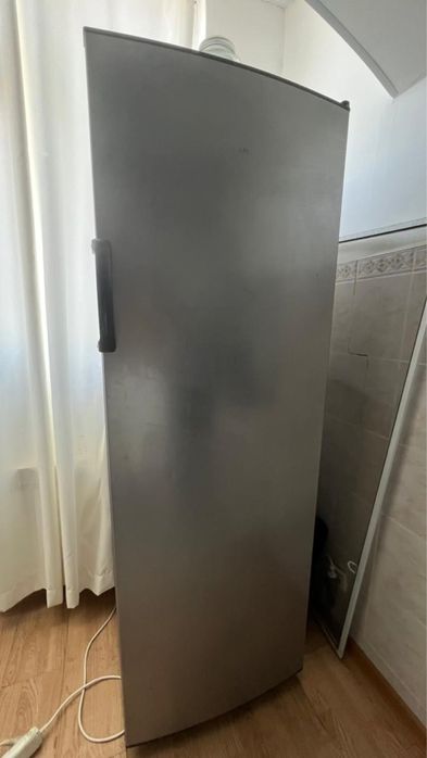 Продаем морозильную камеру