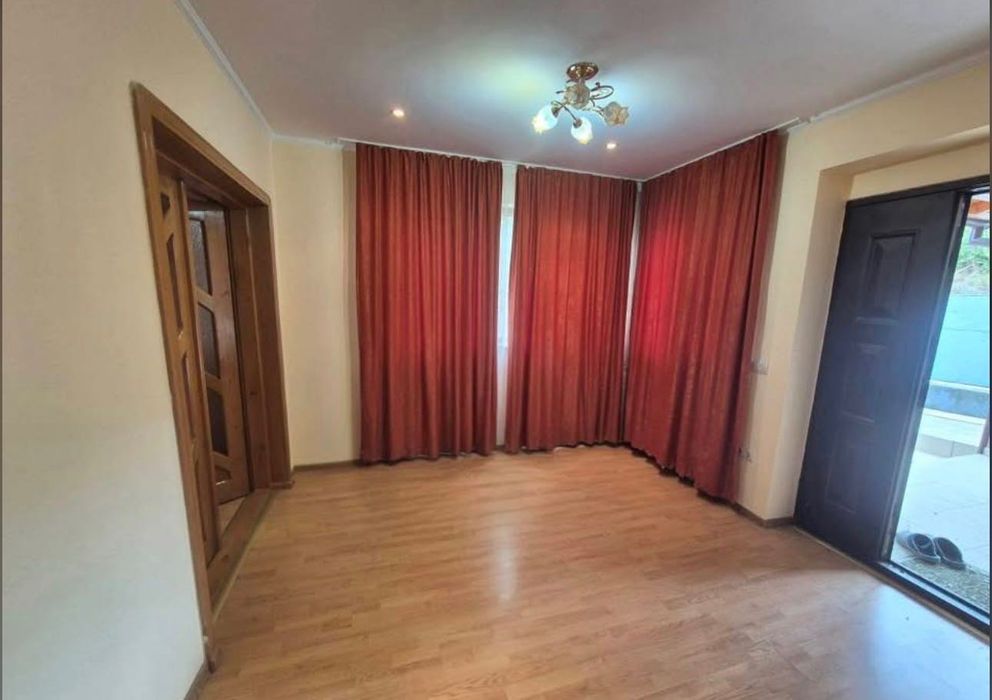 Casă de vanzare