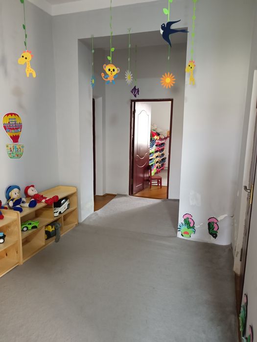 Уй сотилади. Коттедж