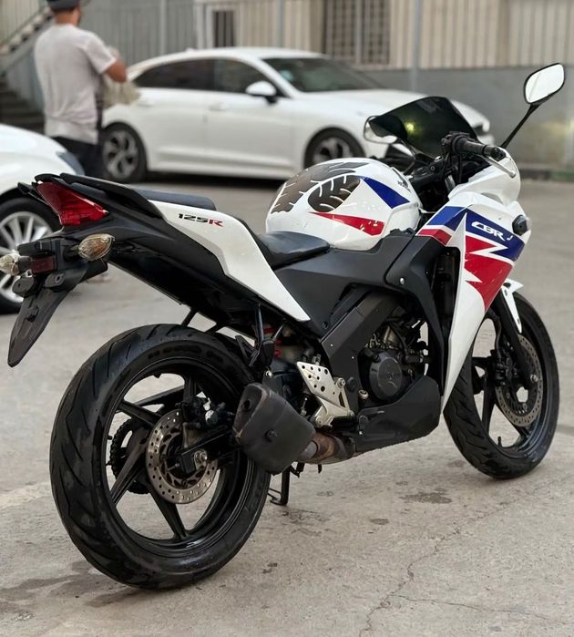 Honda CBR 125R / CBR 125 2016 на ЧАСТИ
