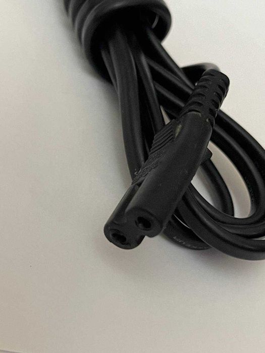 HDMi, VGA, SATA. Продаются кабели для компьютеров.