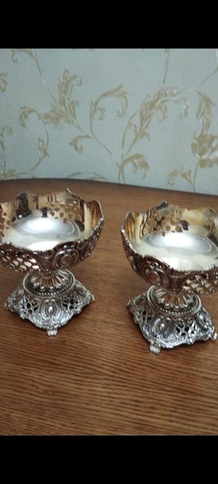 Заварнрй чайник с цветочным принтом