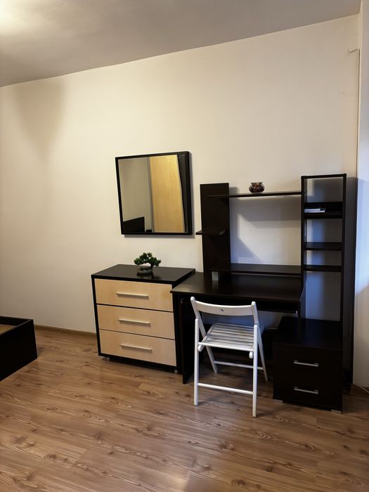 Apartament luminos 2 camere de închiriat | Metrou Apărătorii Patriei (7 min) | Parcare inclusă