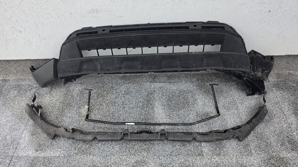 Scut spoiler bara fata armatura absorbant grila bara fata senzor VW Touareg 3 III 760 cr7 7cr 2018+