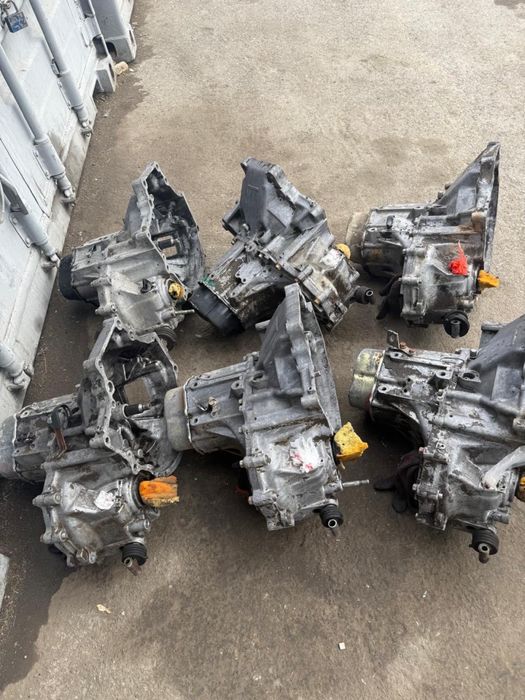 Мазда каробка 626,323