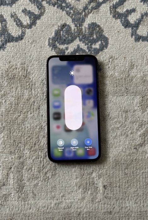 Айфон 12 про в хорошем состоянии