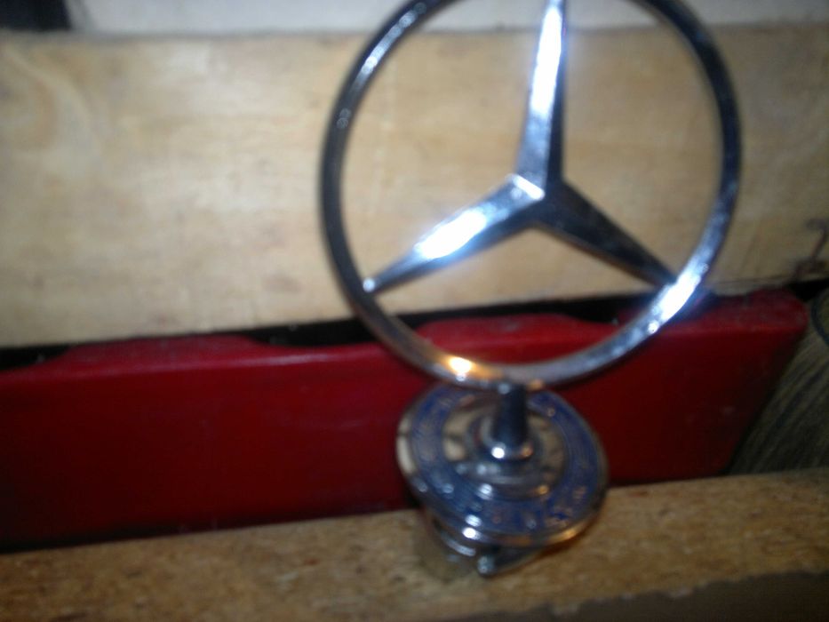 Предна емблема Мерцедес