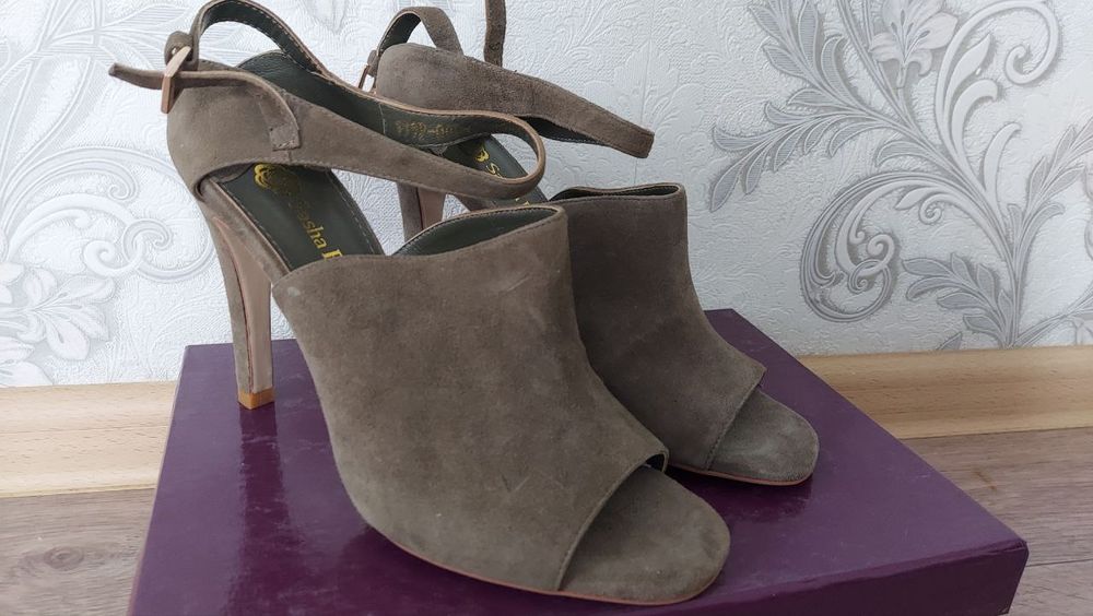 Открытые туфли, не разу не носили