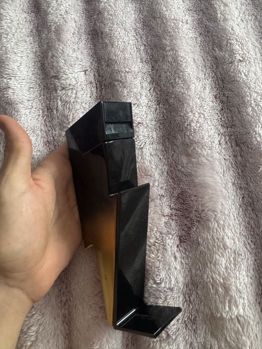 духи Carolina Herrera