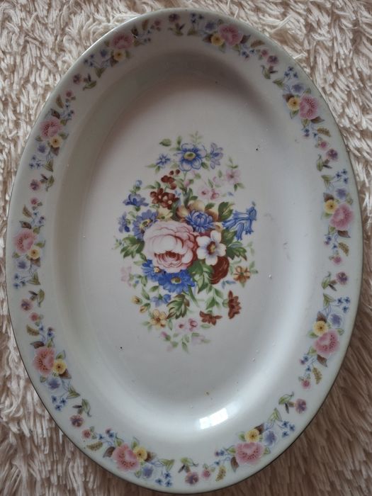 Посуда сервировочные тарелки