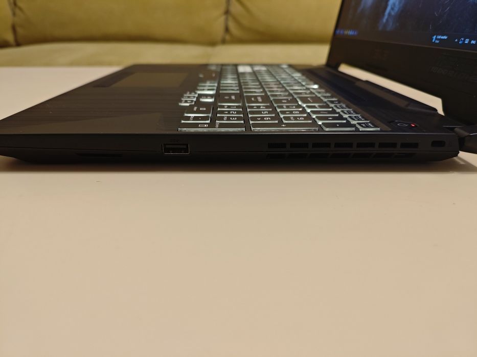 ASUS TUF F15 | i5-11400H | RTX 3050 | 16GB RAM | 512GB SSD | 144Hz