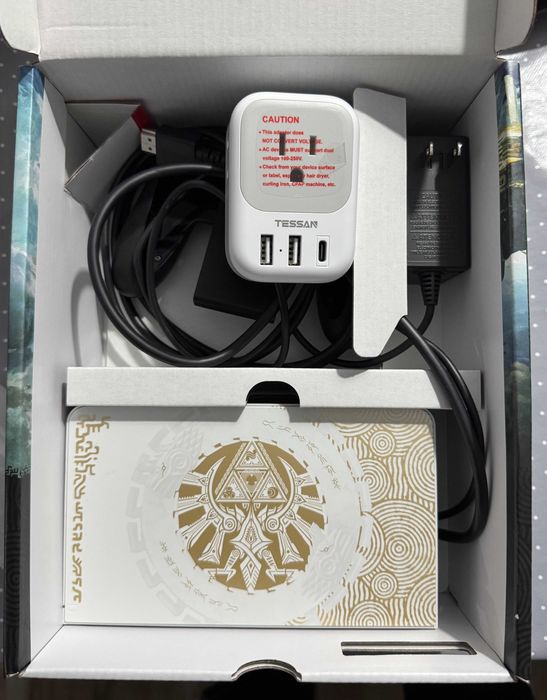 Consola NINTENDO SWITCH OLED ZELDA limited edition,plus 6 jocuri